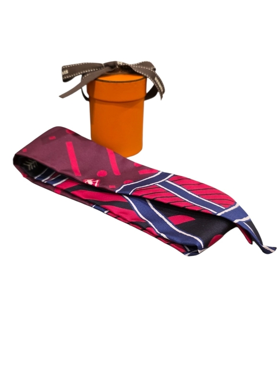 Hermes Accessories - Hermes Jeu De Soie Uniforme 100% Silk Twilly